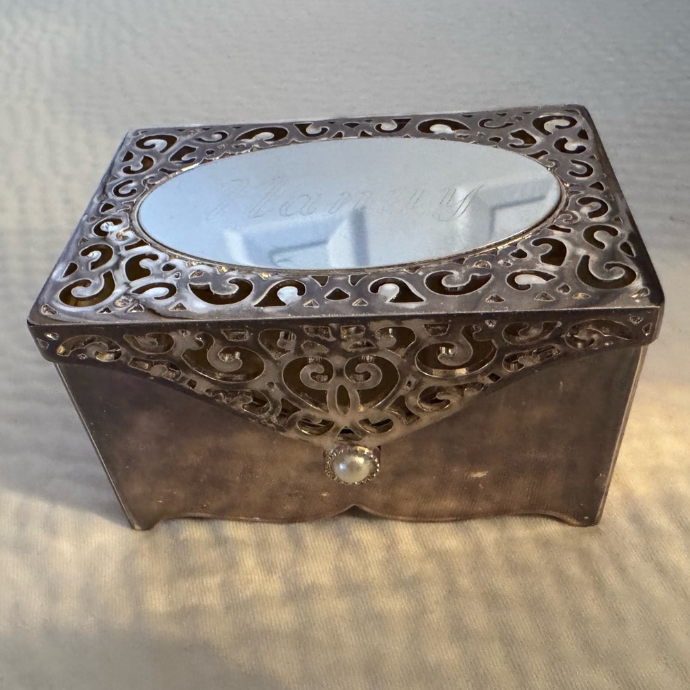 Engraved “Nanny” Elegant Sterling Silver Small Jewelry Box